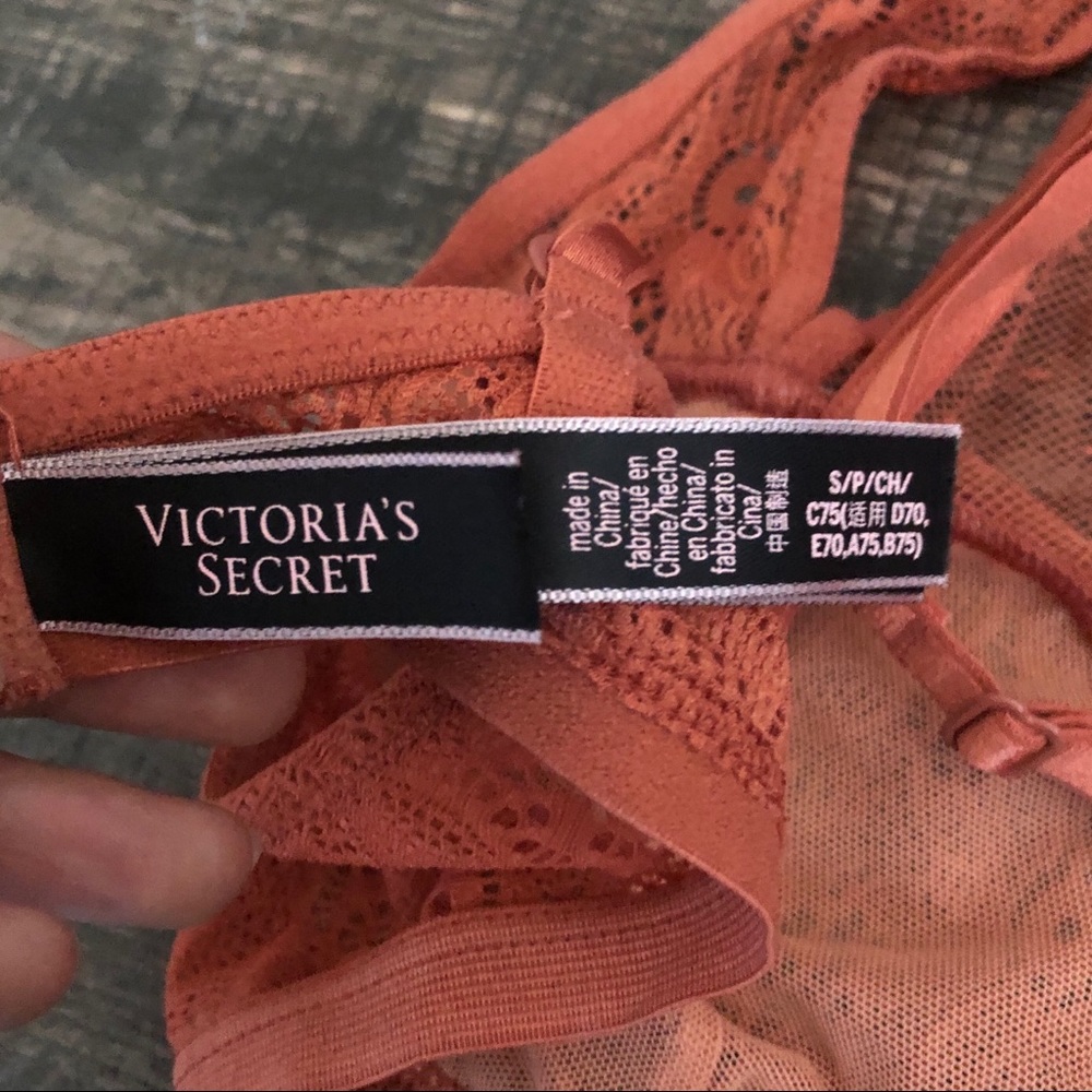 VS Bra - Picture 7 of 7
